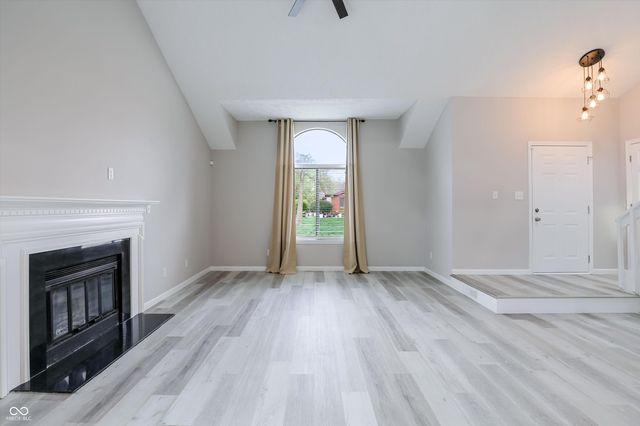 9303 Golden Oaks W, Indianapolis, IN 46260