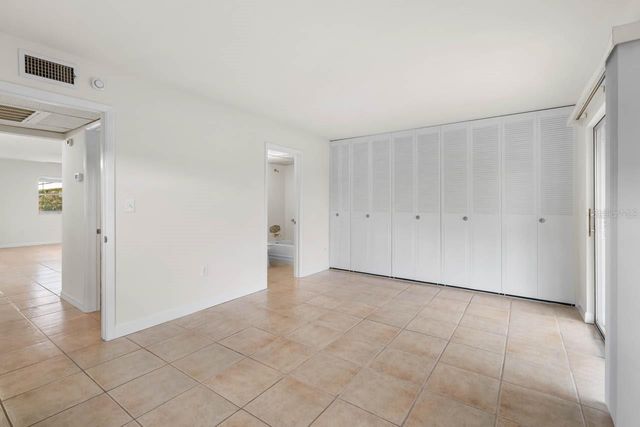 201 KINGS BOULEVARD 19, Sun City Center, FL 33573