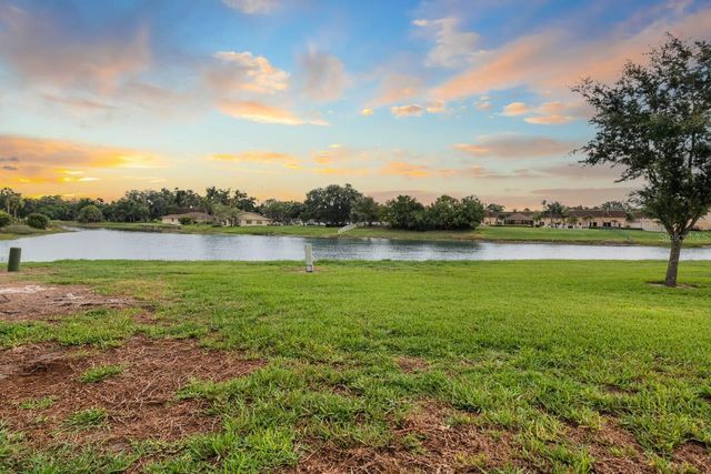 201 KINGS BOULEVARD 19, Sun City Center, FL 33573