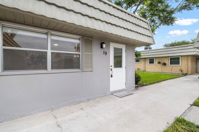 201 KINGS BOULEVARD 19, Sun City Center, FL 33573