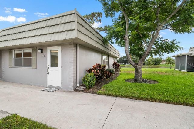 201 KINGS BOULEVARD 19, Sun City Center, FL 33573