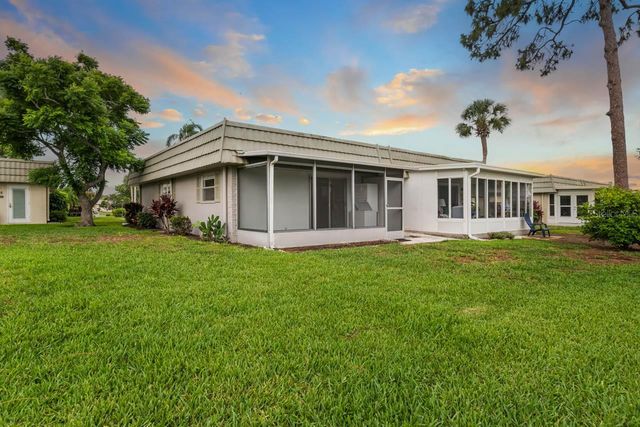 201 KINGS BOULEVARD 19, Sun City Center, FL 33573