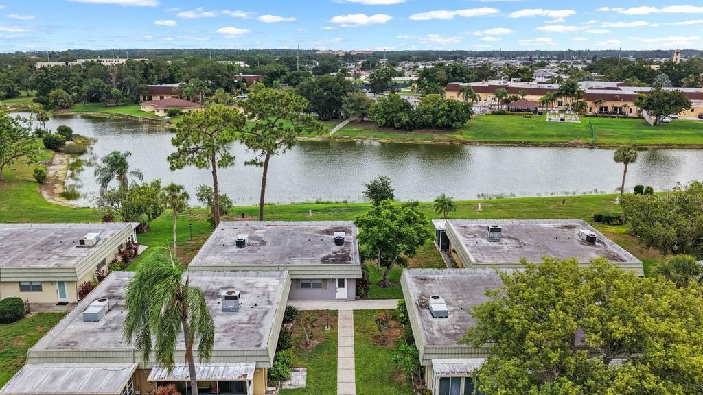 201 KINGS BOULEVARD 19, Sun City Center, FL 33573