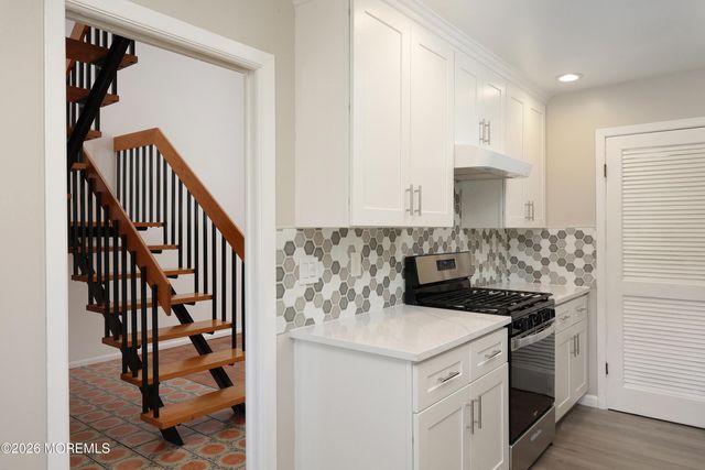 2 Elizabeth Court, Tinton Falls, NJ 07724