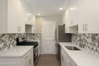 2 Elizabeth Court, Tinton Falls, NJ 07724