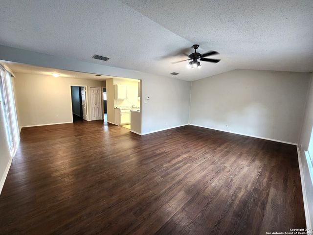 1331 Bayou, San Antonio, TX 78245