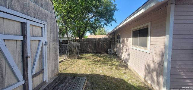 1331 Bayou, San Antonio, TX 78245