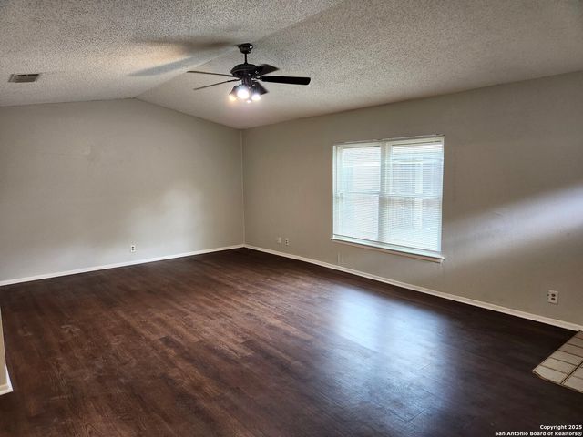 1331 Bayou, San Antonio, TX 78245