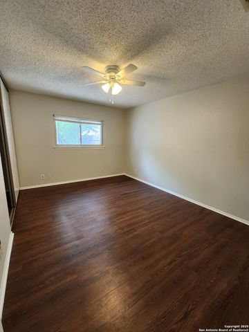 1331 Bayou, San Antonio, TX 78245