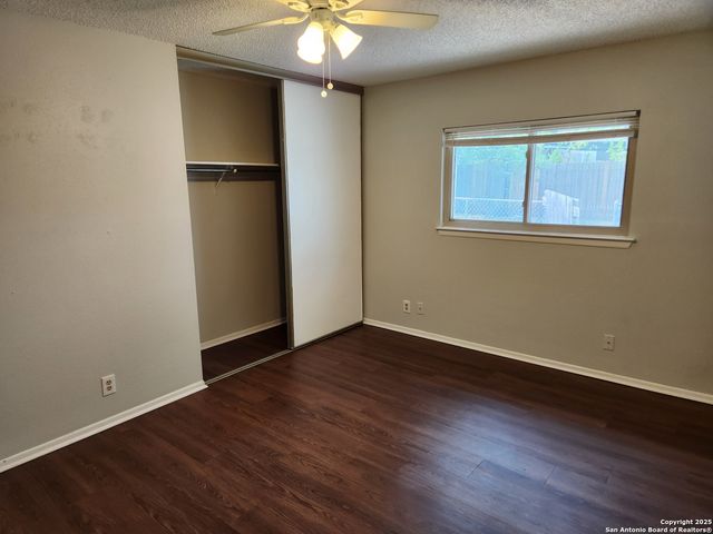 1331 Bayou, San Antonio, TX 78245