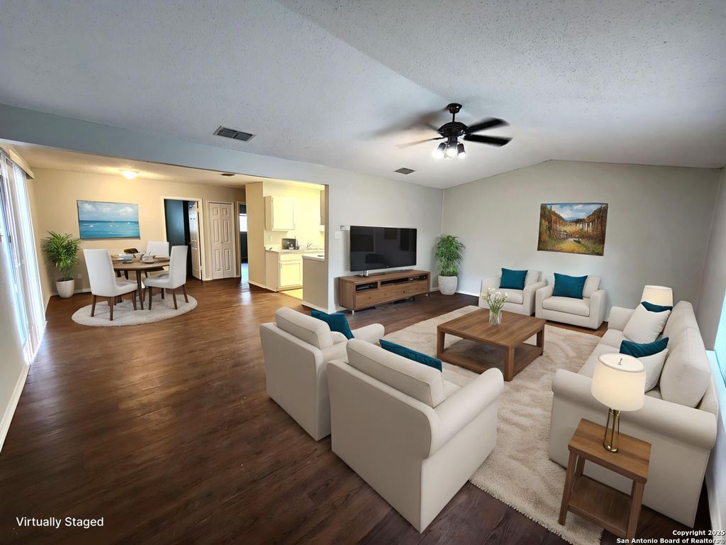 1331 Bayou, San Antonio, TX 78245