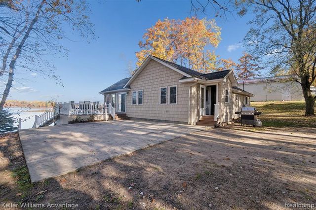 4469 Canal Drive, Harrison, MI 48625