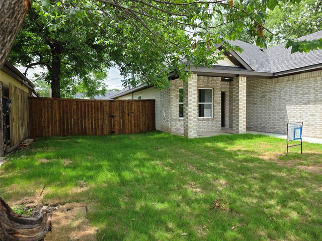 322 W Brownlee Avenue, Dallas, TX 75224