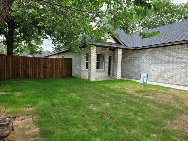 322 W Brownlee Avenue, Dallas, TX 75224