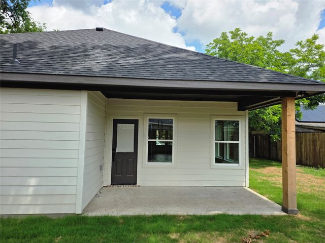 322 W Brownlee Avenue, Dallas, TX 75224