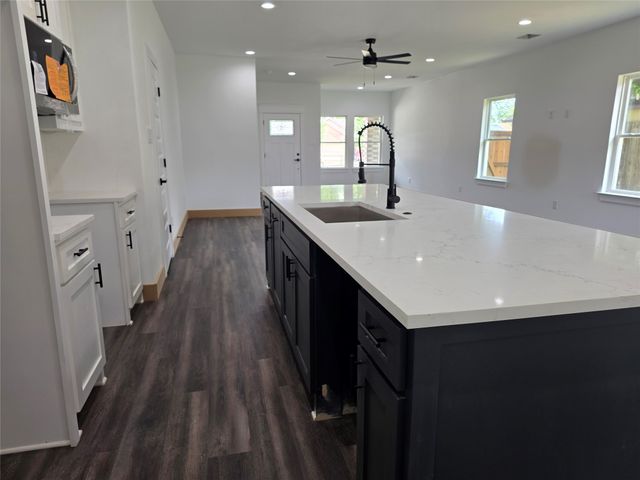 322 W Brownlee Avenue, Dallas, TX 75224