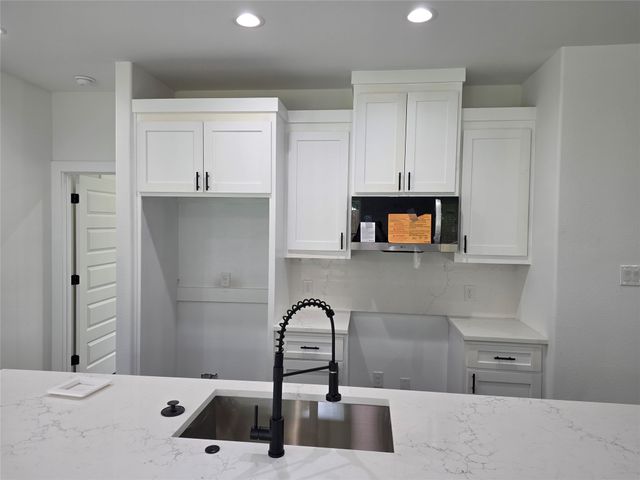 322 W Brownlee Avenue, Dallas, TX 75224