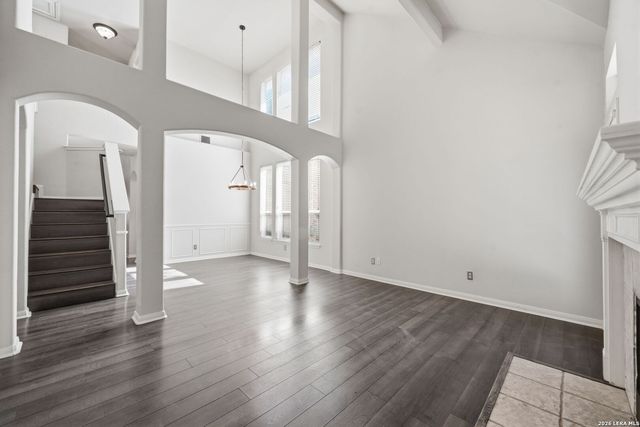 4 DUNTHORTE LN, San Antonio, TX 78250