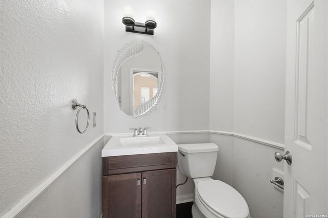 4 DUNTHORTE LN, San Antonio, TX 78250