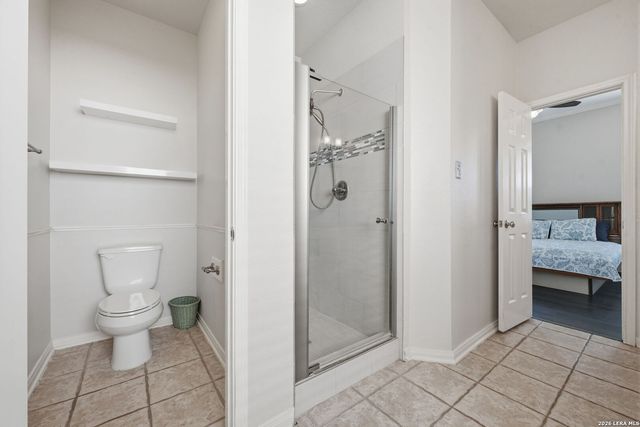 4 DUNTHORTE LN, San Antonio, TX 78250