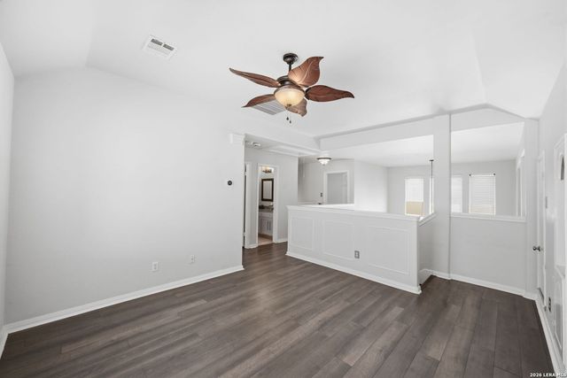 4 DUNTHORTE LN, San Antonio, TX 78250