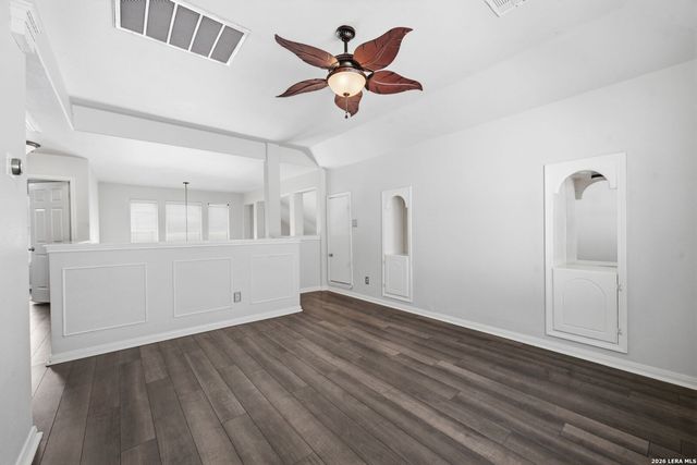 4 DUNTHORTE LN, San Antonio, TX 78250