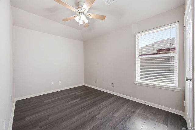 4 DUNTHORTE LN, San Antonio, TX 78250