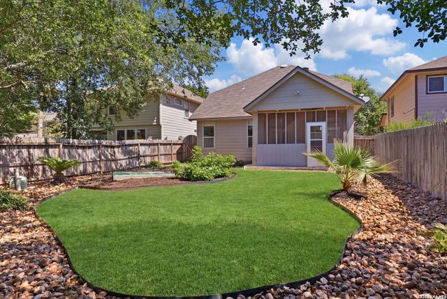 4 DUNTHORTE LN, San Antonio, TX 78250