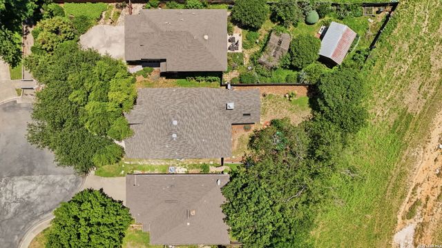 4 DUNTHORTE LN, San Antonio, TX 78250