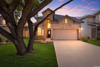 4 DUNTHORTE LN, San Antonio, TX 78250
