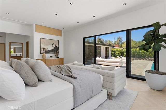 5500 Fenwood, Woodland Hills, CA 91367