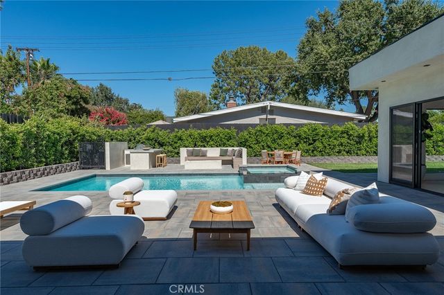 5500 Fenwood, Woodland Hills, CA 91367