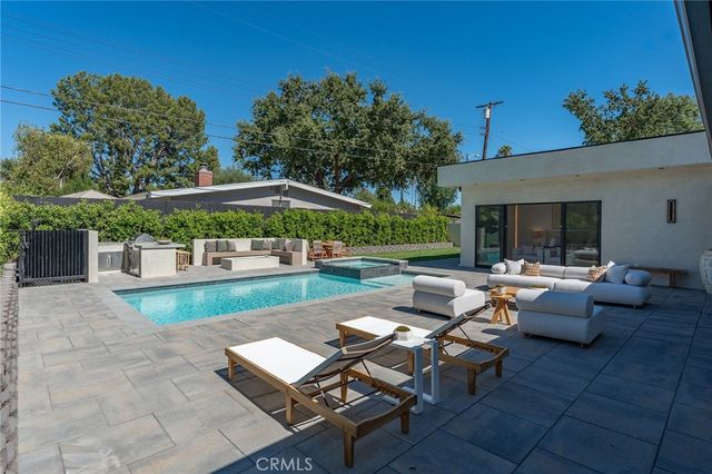 5500 Fenwood, Woodland Hills, CA 91367