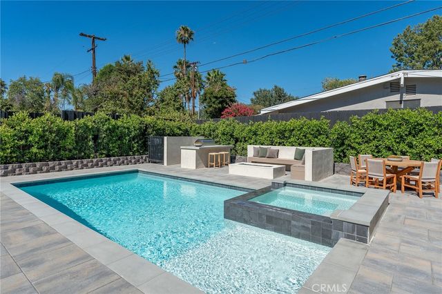 5500 Fenwood, Woodland Hills, CA 91367