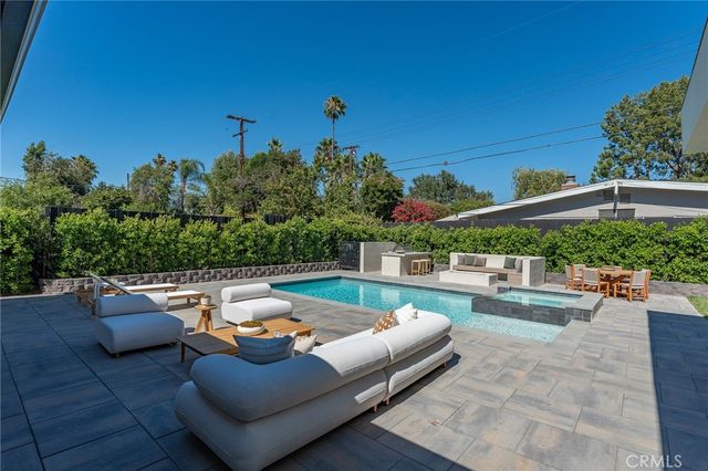 5500 Fenwood, Woodland Hills, CA 91367