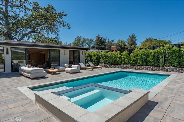 5500 Fenwood, Woodland Hills, CA 91367