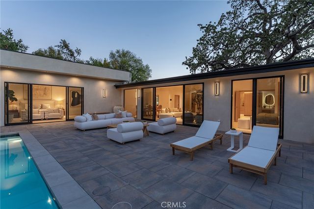 5500 Fenwood, Woodland Hills, CA 91367