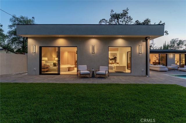 5500 Fenwood, Woodland Hills, CA 91367