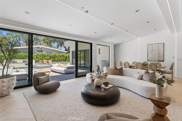 5500 Fenwood, Woodland Hills, CA 91367