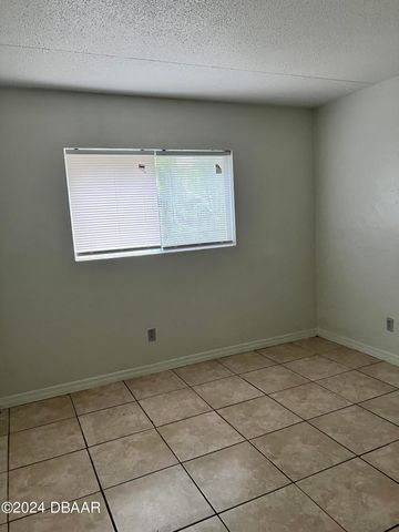 415 N Halifax Ave Apt 111, Daytona Beach, FL 32118