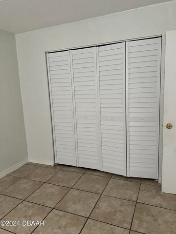 415 N Halifax Ave Apt 111, Daytona Beach, FL 32118