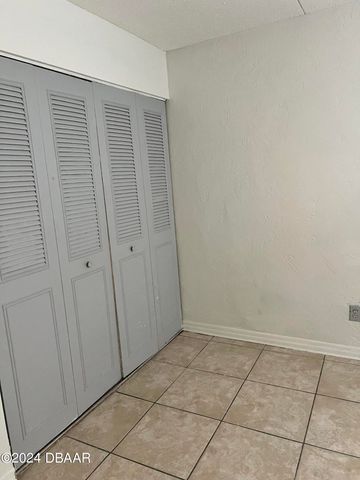 415 N Halifax Ave Apt 111, Daytona Beach, FL 32118