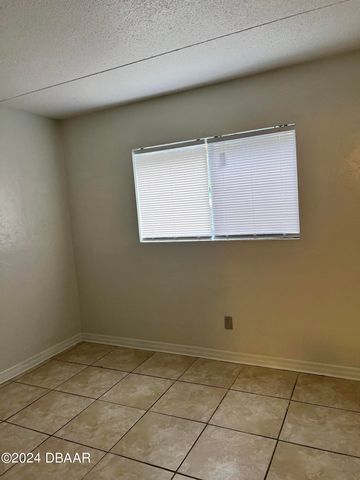 415 N Halifax Ave Apt 111, Daytona Beach, FL 32118