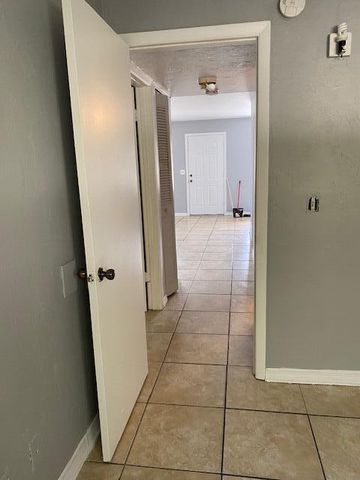 415 N Halifax Ave Apt 111, Daytona Beach, FL 32118