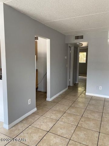 415 N Halifax Ave Apt 111, Daytona Beach, FL 32118