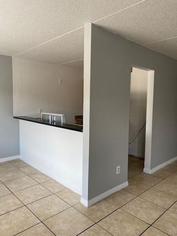 415 N Halifax Ave Apt 111, Daytona Beach, FL 32118