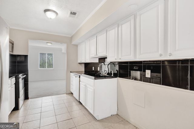 2390 Lawrenceville Highway K, Decatur, GA 30033