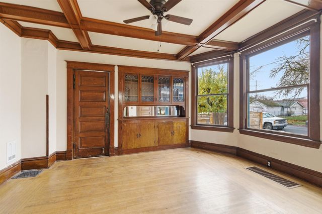 1027 W MAXWELL Ave, Spokane, WA 99201