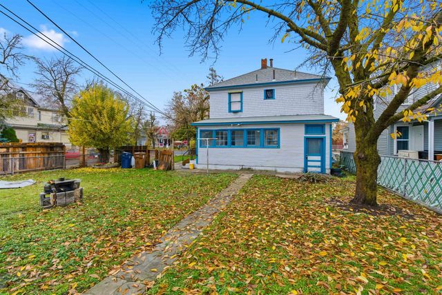 1027 W MAXWELL Ave, Spokane, WA 99201