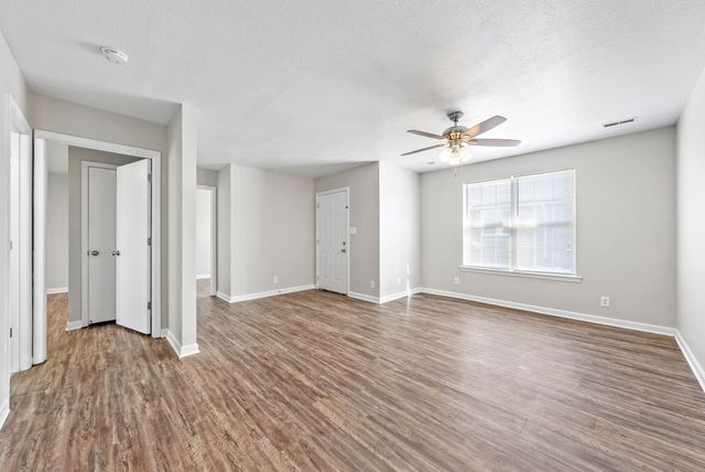 209 Lexington Dr Apt 2, Clarksville, TN 37042